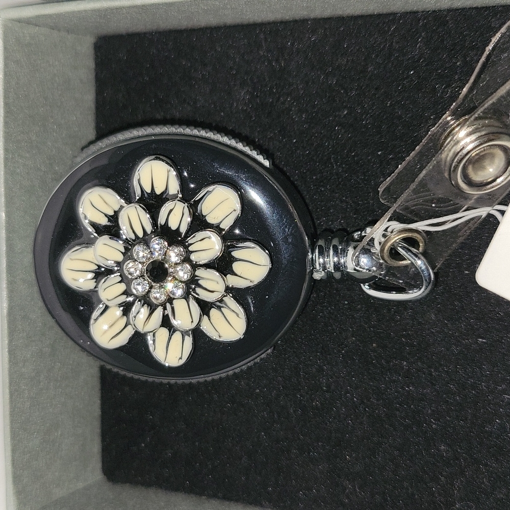 Badge holder - Picture 2 of 4